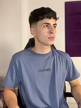 AdrianRinaldi live sex cam