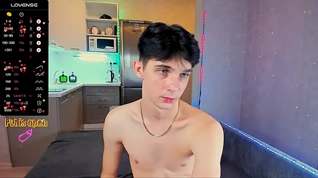 Aaron_Boom live sex cam