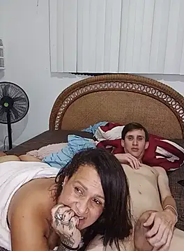 Milfvalesk live sex cam