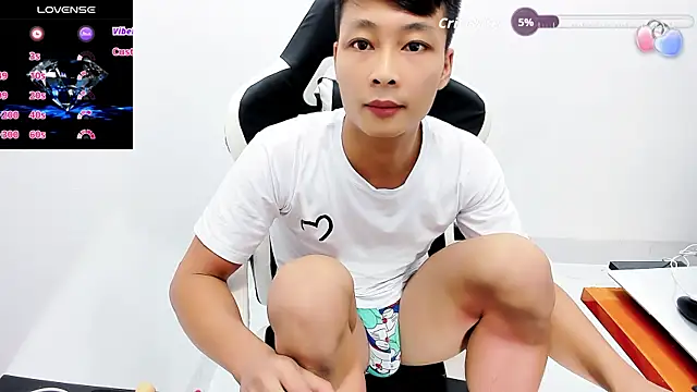 Naughty--asian live sex cam