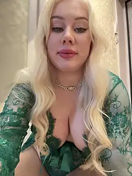 LaraHollywood live sex cam