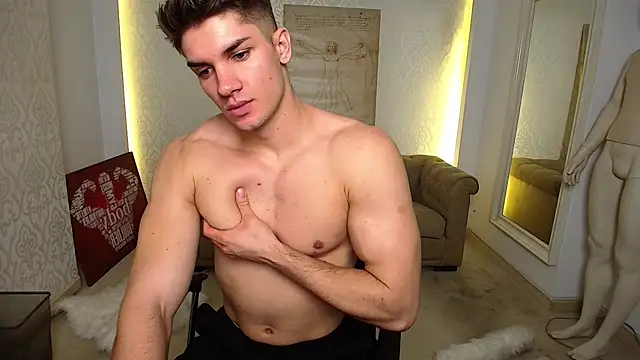 MaxKaiden live sex cam