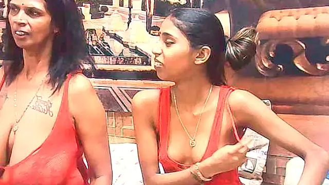 IndianSexySlender live sex cam