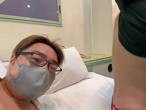 21yuri27 live sex cam