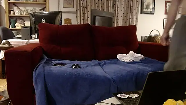 UnCuTupTheBuTT live sex cam