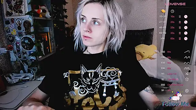 NaniMoore live sex cam
