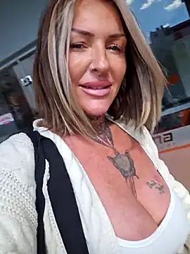 YourMommyBlair live sex cam