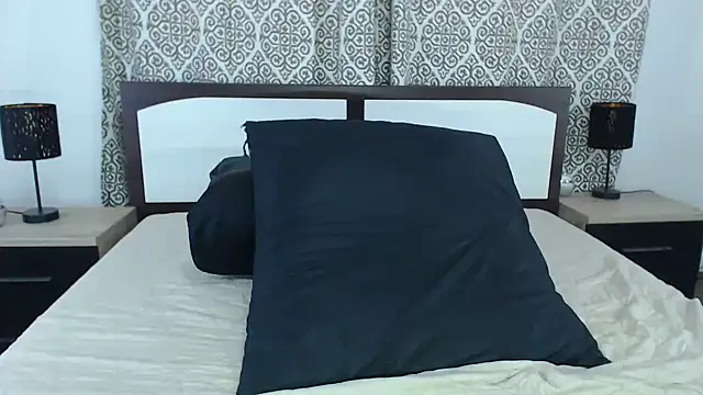 MissMilla's Stripchat show and profile