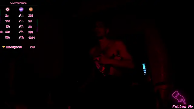 Piggy_Eddy live sex cam