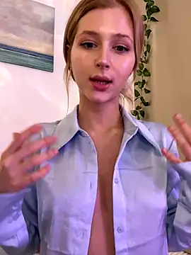 LunaRase live sex cam