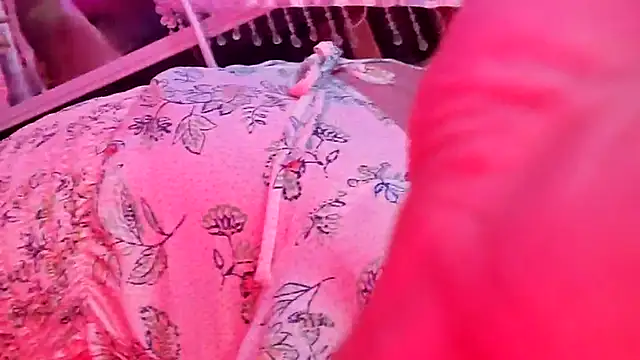 gurlnips live sex cam
