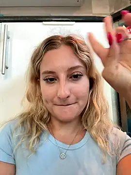 MileySummer live sex cam