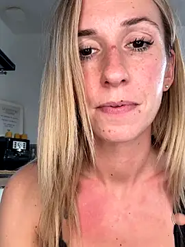 lola_tentatiion live sex cam