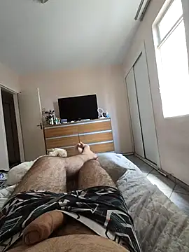 MysterBearMG live sex cam