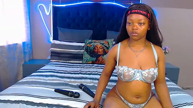 NikkyDangerr live sex cam