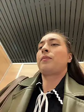 Holly_Play live sex cam