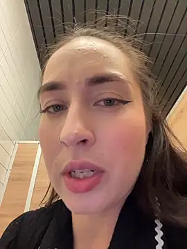 Holly_Play live sex cam