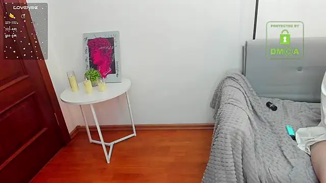DianaDeMoon live sex cam