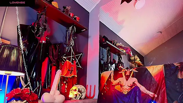 MorganaCrowley live sex cam