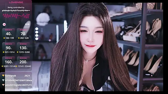 Liora- live sex cam