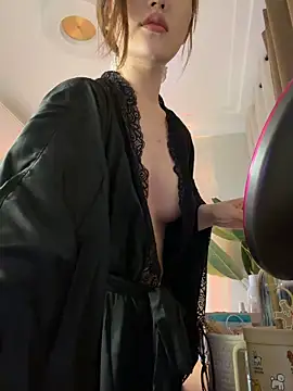 LisaNeverDie live sex cam