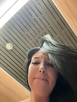 Tisha_Busty live sex cam