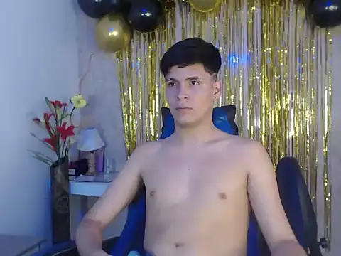 Aaron_Foxxx live sex cam