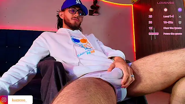 kuzzcoo live sex cam