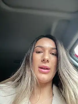 HotXMom live sex cam