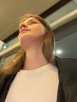 KittyQueeny live sex cam