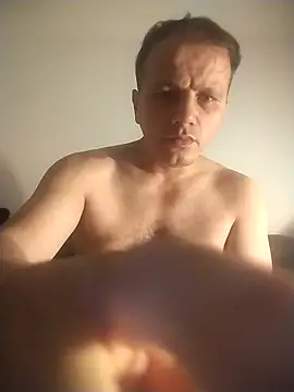 Iuliancatalin38 live sex cam