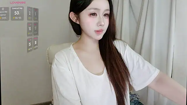 Hazel-11 live sex cam