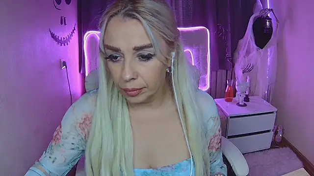 KatrinaCharm live sex cam