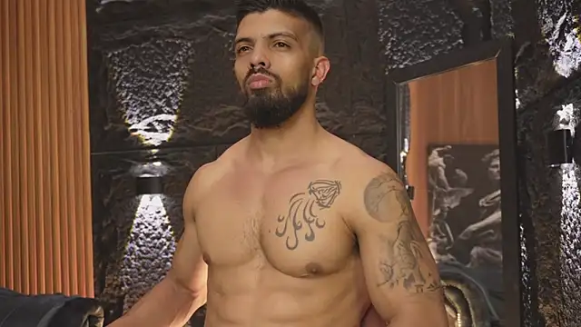 DannSaenz live sex cam