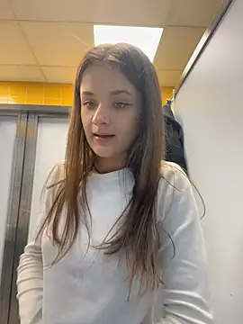 KittyQueeny live sex cam