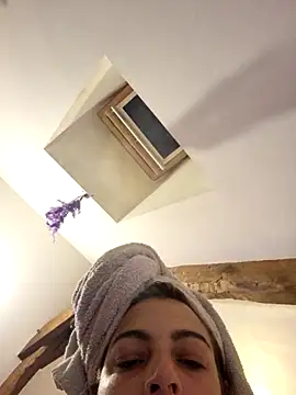 LoLa-69-X live sex cam