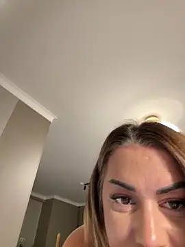 KirstieVegas live sex cam