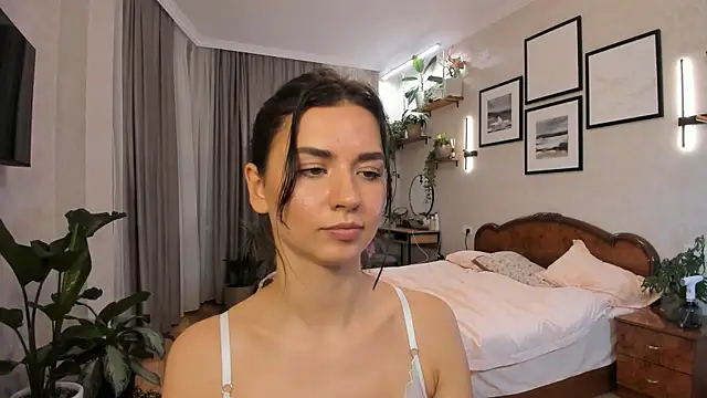 NicoleLuv live sex cam