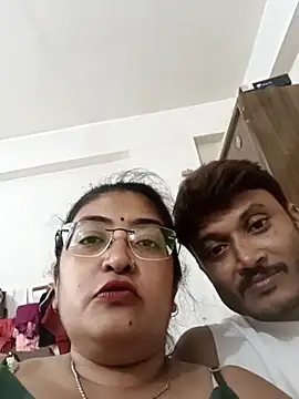 LAVERNIYA_ live sex cam