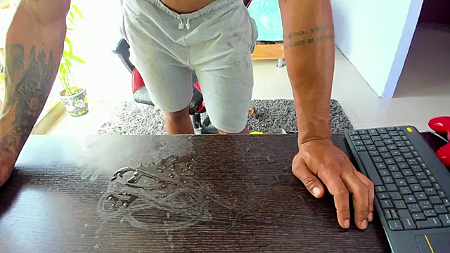 Adam_Valenciia live sex cam