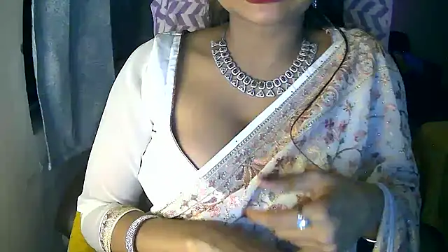 Cute-Tara live sex cam