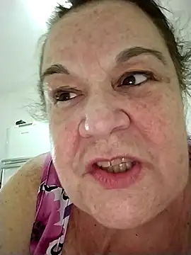 Yaya_Mineira live sex cam