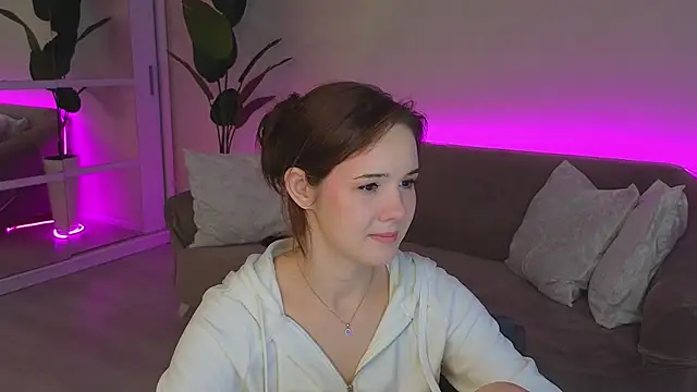 LindaRobertz live sex cam