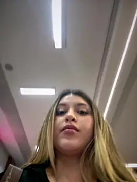 lunablossom_ live sex cam