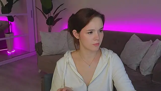 LindaRobertz live sex cam