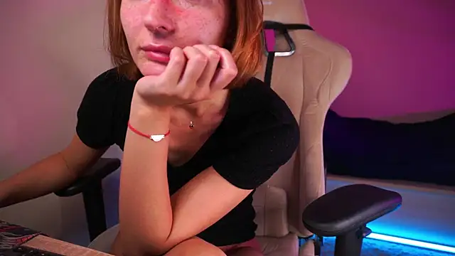 Liuba_Fox live sex cam
