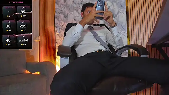 Hideintheoffice live sex cam