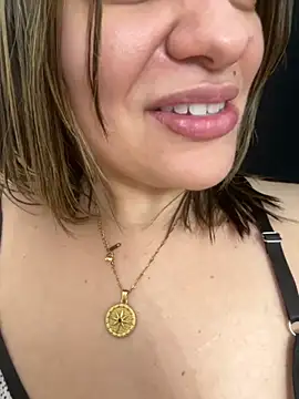 Pribaixinha live sex cam