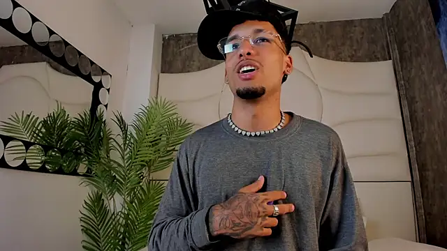 Thiagoferreti live sex cam