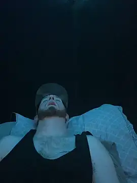 GenitalWars live sex cam